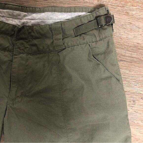 Nike Women’s Khaki Shorts, Size S 4-6, waist adjustable straps - Picture 4 of 10